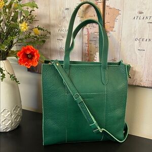 PORTLAND LEATHER  Zippered Large Lola, Forest Green, NWOT, Perfect for Summer!